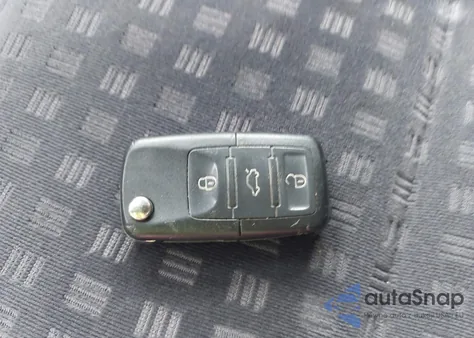 2001 Volkswagen Passat Gls from USA, damaged, VIN WVWPD63B61P266215